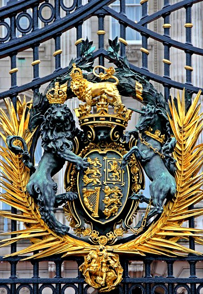 buckinghampalace-gate
